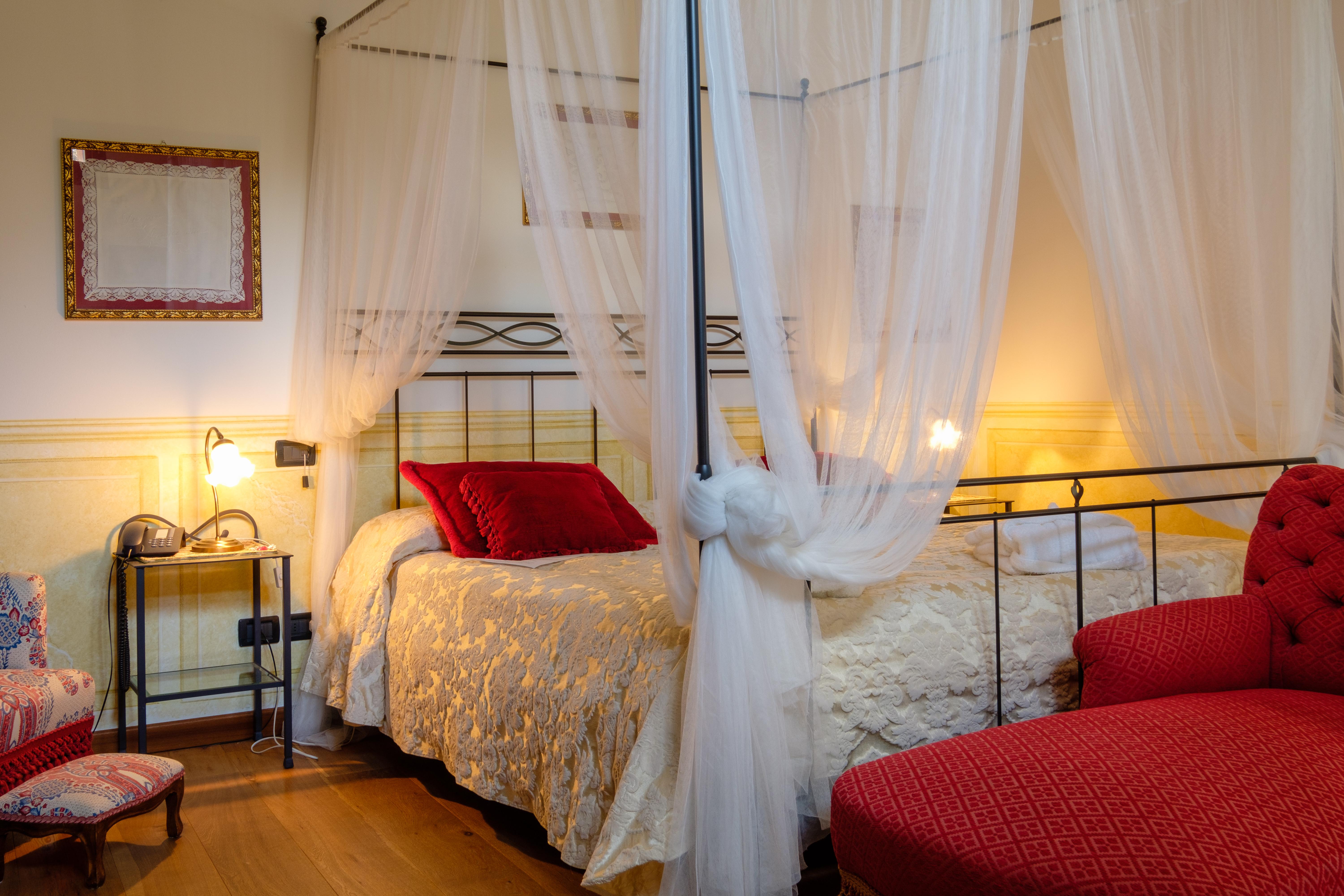 Villa Sostaga Boutique Hotel Gargnano Exterior photo
